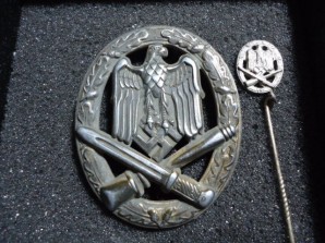 German General Assault Badge with Pin image 1