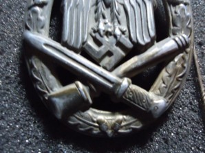 German General Assault Badge with Pin image 3