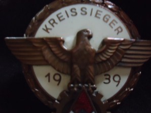Hitler Youth 1939 KREISSIEGER Badge Bronze image 2