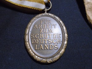 WEST WALL MEDAL with issue packet image 3