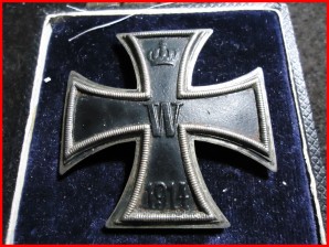 WWI IRON CROSS CASED 800 SILVER image 3