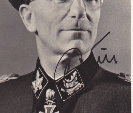 SS GRUPPENFUHRER Herbert Gille Autograph image 2