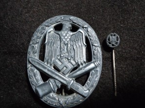 General Assault Badge & Mini Pin image 1