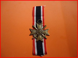 WAR MERIT CROSS W/SWORDS RING #53 image 1