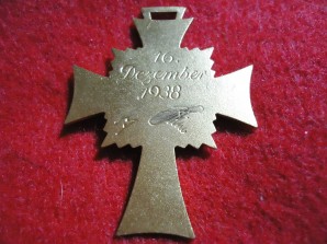 GERMAN MOTHER CROSS GOLD image 3