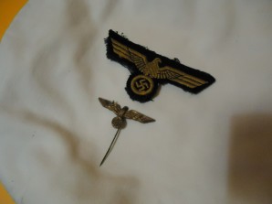 KRIEGSMARINE INSIGNIA AND EM,S WHITE TOP COVER image 2