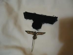KRIEGSMARINE INSIGNIA AND EM,S WHITE TOP COVER image 3