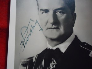 HUNGARIAN ADMIRAL HORTHY SIGNED PHOTO image 2