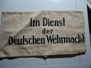 IM DIENST DER DEUTSCHEN WEHRMACHT ARMBAND image 1