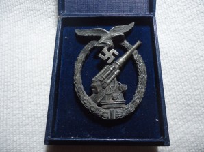 LUFTWAFFE FLAK BADGE-WITH CASE image 2