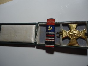 GERMAN POLICE 25 YRT. SERVICE CROSS & CASE image 1