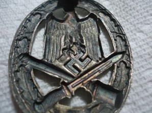 GENERAL ASSAULT BADGE – HOLLOW image 5