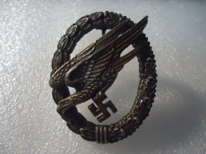 LUFTWAFFE PARATROOPER BADGE-OSANG-*sale* image 1
