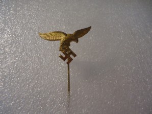 Luftwaffe Early Type Gold Pin image 1