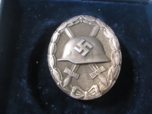 WW2 German Wound Badge in Silver RARE VERSION image 2
