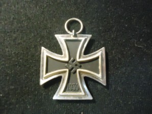 WW2 Iron Cross 2nd Class *MINT* image 2