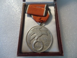NSDAP Blood Order Medal with Case image 1