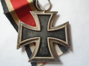 WW2 Iron Cross, 2nd Class. Maker Marked No. 25 image 3