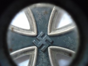 WW2 Iron Cross, 2nd Class. Maker Marked No. 25 image 4