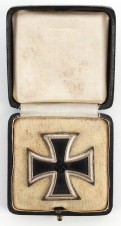 WW2 IRON CROSS 1ST CLASS CASED (MINT) image 1