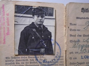 Hitler Youth Member Ausweis image 3