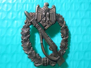 Bronze Infantry Assault Badge marked SHuCo image 1