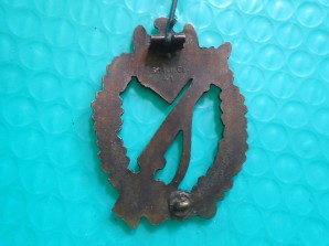 Bronze Infantry Assault Badge marked SHuCo image 3